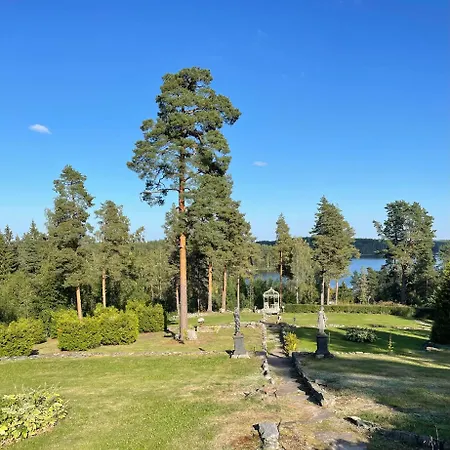 Ruhtinaanmaeen Spider Tree Tent