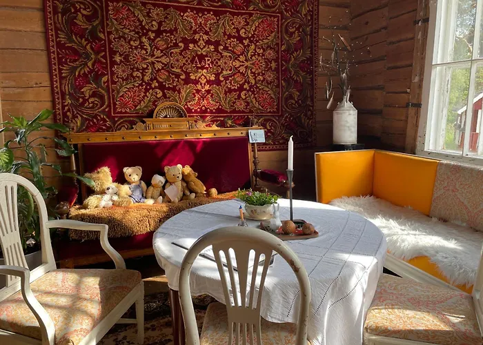 Ruhtinaanmaeen Spider Tree Tent אוהל מפואר Savitaipale