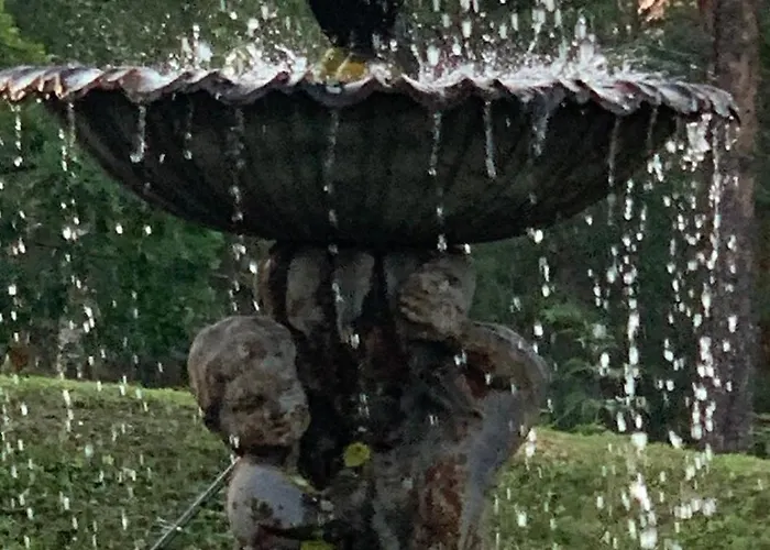 Tente de luxe Ruhtinaanmaeen Spider Tree Tent Savitaipale